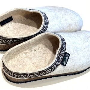 Stegmann Women's Cream Wool Felt Clog Mules